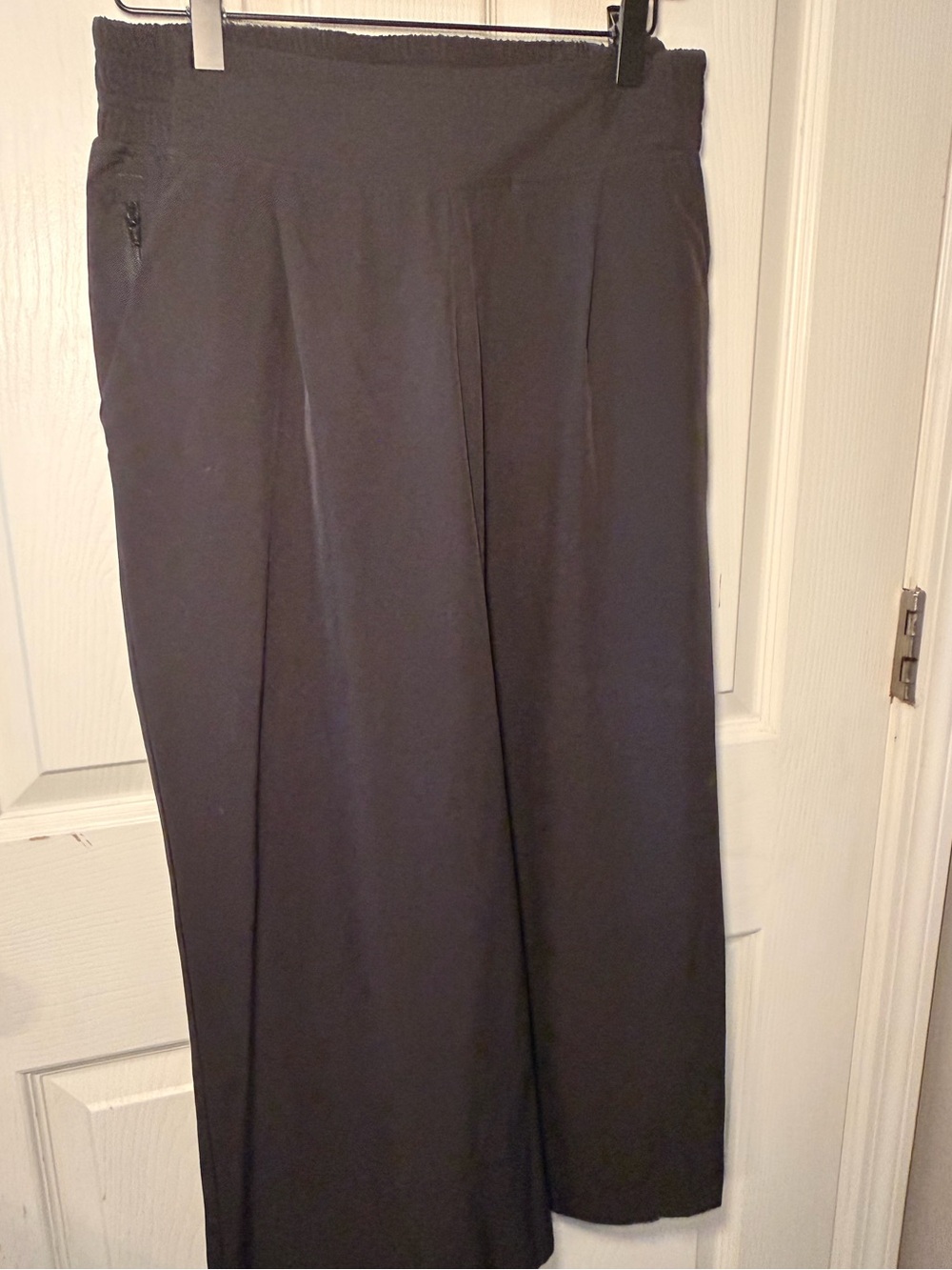 Quince Women’s Black Elastic Waist Wide-Leg Ankle Pants